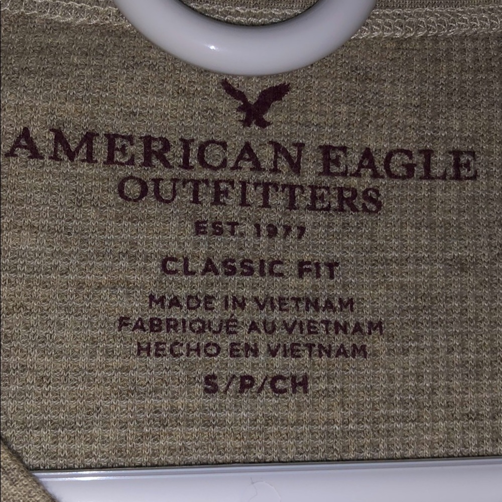 American Eagle men’s, women’s flannel crew neck